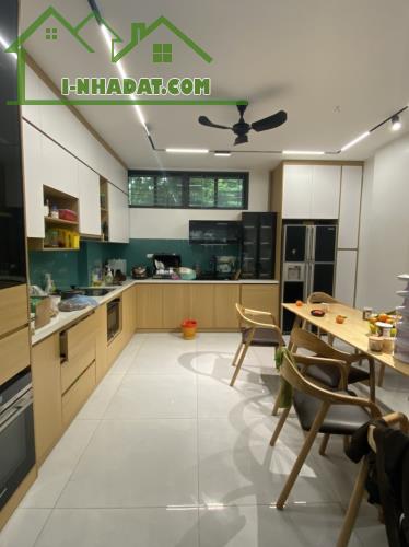 Bán nhà Bồ Đề,Long Biên 4 tầng,90m,mt4.5m oto vào nhà nhỉnh 14 tỷ - 2
