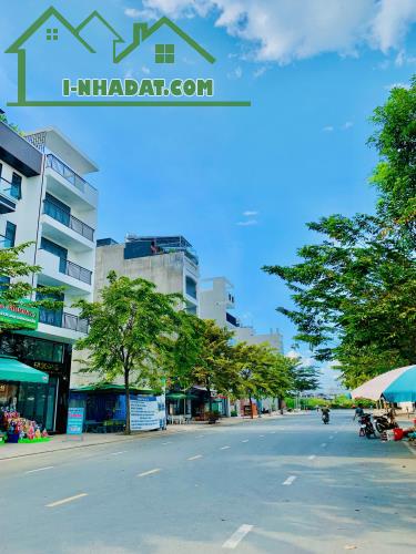 Bán Đất Xây Cao 6 Tầng Mặt Tiền Chợ Bình Khánh,Quận 2 DT:139m2(10mx13,9m) Đường Rộng 24m - 4