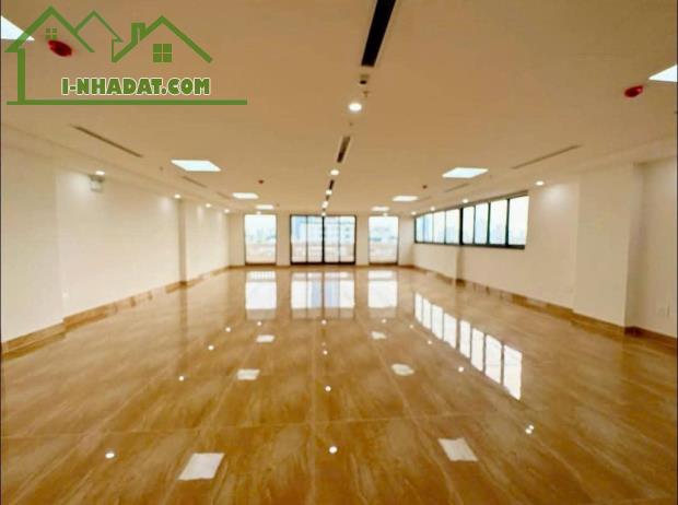 Mặt phố Lạc Long Quân 120m2, 8 tầng có hầm, MT9.4m vỉa hè 6m kinh doanh QH ổn định - 1