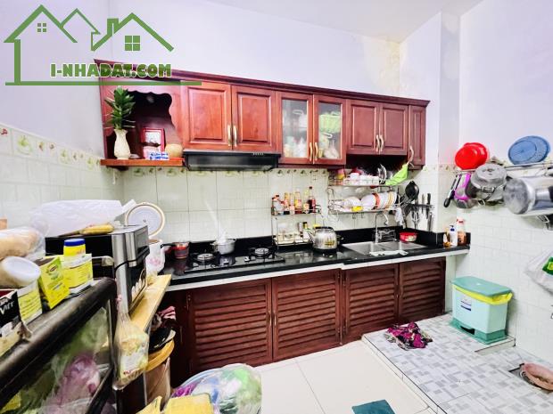 Về quê lấy chồng, bán gấp nhà đẹp Ni Sư Huỳnh Liên 3 tầng ở ngay nhỉnh 4 tỷ, rẻ hơn 20%. - 2