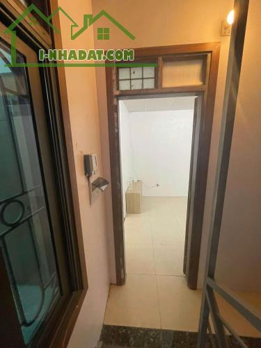 Cho thuê căn hộ 55m2, 2 ngủ, 1 WC chỉ 6 Triệu ở gia đình Phố Khương Đình, Thanh Xuân - 3