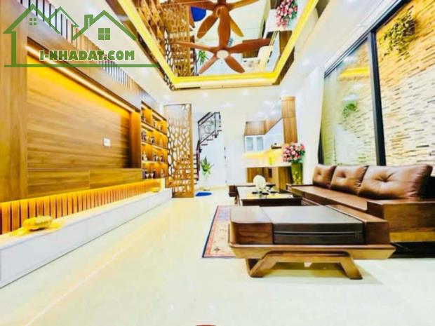 BÁN GẤP NHÀ PHAN KẾ BÍNH PHỐ VIP BA ĐÌNH MỚI KOONG THANG MÁY FULL NỘI THẤT 40M X 7 TẦNG MT - 2