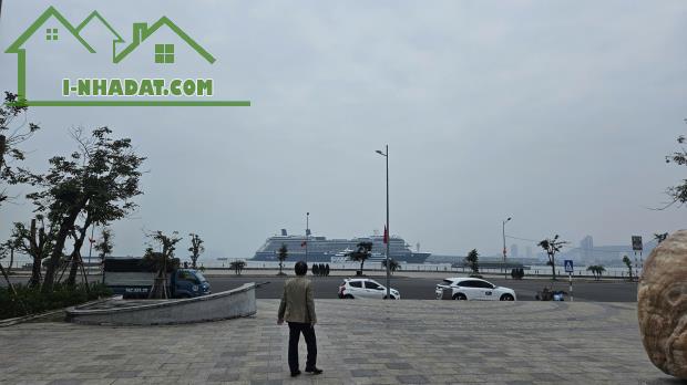 Cần bán căn nhà mặt biển vịnh di sản, kết hợp cả khách sạn kinh doanh, để ở cực đẹp - 1