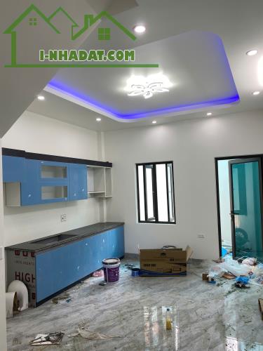 BÁN NHÀ MỚI 2.95 TỶ 3 TẦNG 72M2 CÓ SÂN Ô TÔ NGÕ TRẦN HUY LIỆU - 2