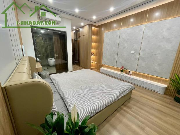 **Bán nhà Hồng Tiến mới - Ngõ thông, ô tô tránh - 45m2*7T*4m, thang máy, gần Tâm Anh - 2