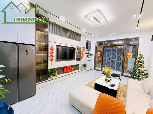 Bán Nhà 38,35m2, 5 Tầng, chiều ngang 5m Giá Chỉ 6 Tỷ Quận Đống Đa
