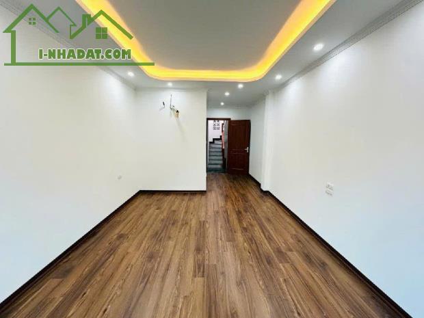 SĐCC- GIẢM SÂU 350 TRIỆU. BÁN NHÀ PHỐ TÂN MAI, Q. HOÀNG MAI 41M × 5T. CHỈ 5 TỶ 8 - 3