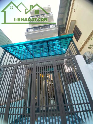 Bán nhà chân cầu Tự Khoát 40m2 5 tầng 4,15 tỷ