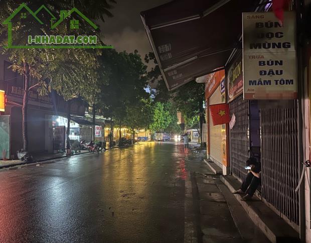 NHÀ NGÕ 622 MINH KHAI  - HÀNG XÓM TIMECITY  – 20 M RA Ô TÔ -DT 32 GIÁ 7.6 TỶ - 2