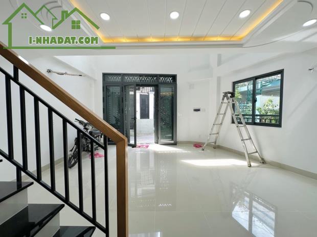 Bán Nhà Bình Thạnh - HẺM XE HƠI LÔ GÓC - 4 Tầng - Sát Mặt Tiền - DT 40M2 - Nhỉnh 7,x tỷ - 3