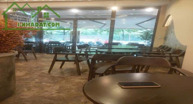 Cho thuê nhà phố Dương Đình Nghệ - Trung Kính 6 tầng 70m2 vỉa hè rộng, tiện mở quán cafe - 2