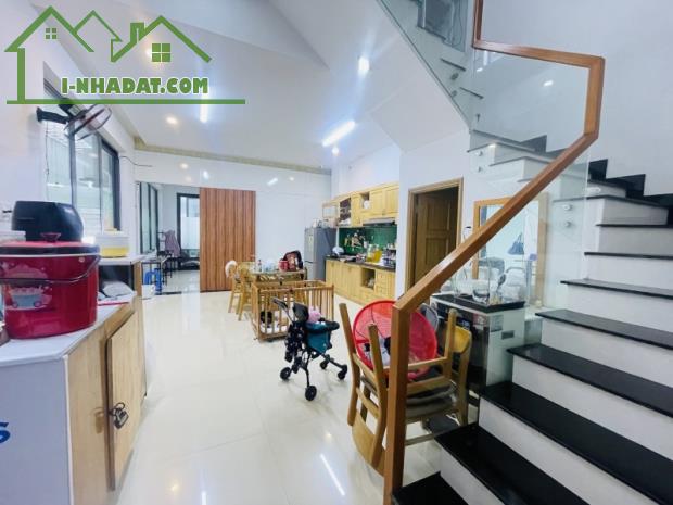 ♪ Mặt Tiền Nguyễn Tri Phương, 230m2, MT 6m, 3 tầng như mới, KD Vip