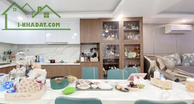 Bán nhà Q7 rất đẹp 2 Tầng full nội thất sang chảnh, hơn 100m2 thổ cư Nở Hậu - 2