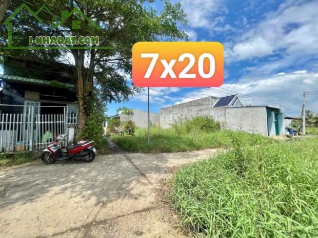 7x20m xã Đức Hoà đông , đường pê tông- sổ hồng riêng. Giá 1 tỷ 350tr. Lh: 088.98.41.300