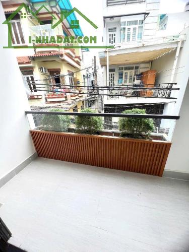 📢 BÁN NHÀ HẺM XE HƠI 6M - PHAN HUY ÍCH - CHỈ 5.25 TỶ 🏡 Thông tin nhà:  Diện tích: 3x15m - 2