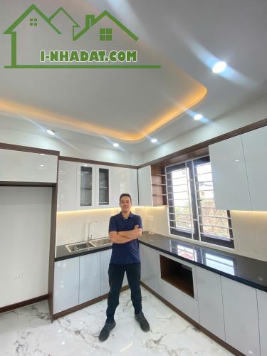 Chính chủ cần bán nhà 5 tầng 60m2 gara ô tô. Đường thông ô tô kinh doanh.FO - 2