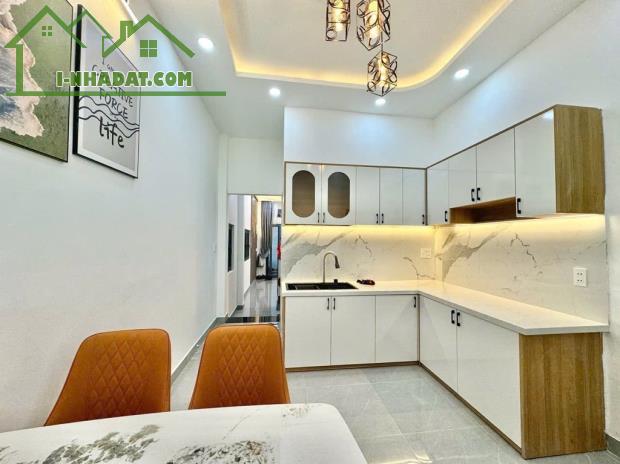 Bán Nhà Bình Thạnh, Cạnh Nguyễn Văn Đậu - Nhà 3 Tầng - Full Nội Thất - DT: 52m2 - chỉ 6 tỷ - 4