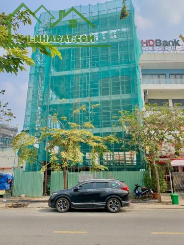 Bán Toà Nhà Hầm 5 Tầng 210m2(11,5mx19m) Mặt Tiền Nguyễn Văn Hưởng,Thảo Điền,Quận 2 - 4
