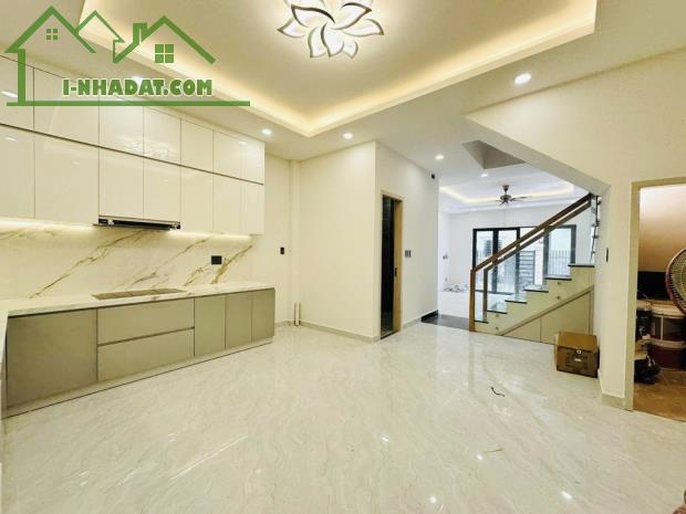 NHÀ ĐẸP ngang 5 (80m2) - 3 TẦNG ĐẶNG VĂN NGỮ P10 Phú Nhuận – Nhỉnh 12 TỶ TL