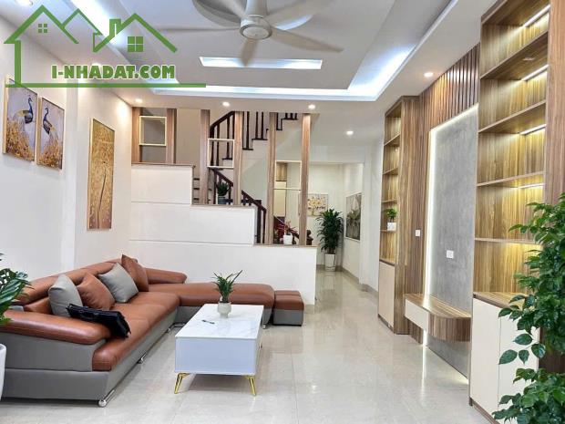 BÁN NHÀ PHỐ TRẦN CUNG, CỔ NHUẾ - 60M2, 7 PHÒNG CHO THUÊ - NHÀ ĐẸP - HAI THOÁNG HƠN 8 TỶ - 2