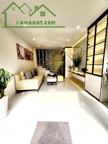 NHÀ ĐẸP_FULL NỘI THẤT_MINH KHAI_HAI BÀ TRƯNG. DT: 32m². 5tầng.  Giá: 5,75tỷ - 3