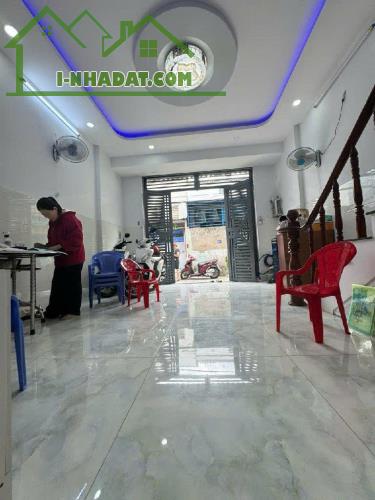 Nhà 2 tầng, Tây Hoà, 70m2, ngang 7m, gần Metro Bình Thái, nhỉnh 4 - 2