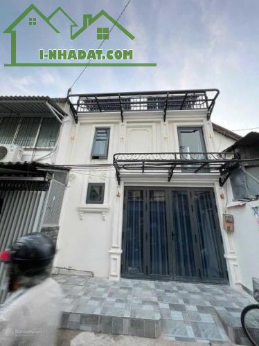 🏠 Bán nhà Bến Vân Đồn, Q.4, 22m², 2 tầng, 1PN, 0WC - 4.3 tỷ 🏠 - 3