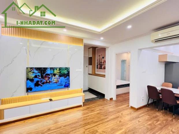 Cần bán gấp căn hộ chung cư cao cấp Mỹ ĐÌnh 100m2, 3N, tặng nội thất, view đẹp - 2