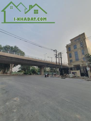 Giá tốt! Mặt tiền đường Hoàng Hoa Thám (khu nhà ga T3) (4x26m) 2 tầng, chỉ 19.5 tỷ - 2