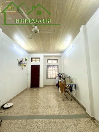Bán nhà Mặt tiền 262 Hoà Bình, Hiệp Tân, Tân Phú, 4×18 chỉ 14,4 tỷ. Trung Tâm Nhà Bán. com - 1