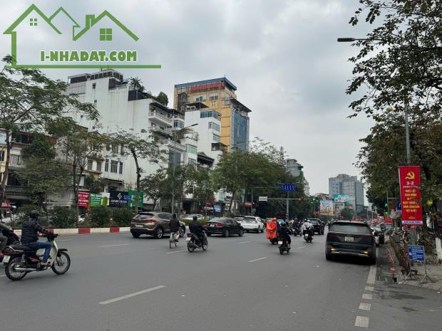 Bán mảnh đất VÀNG mặt phố Đại Cồ Việt, lô góc đối diện Bộ GD, 1316m2, mặt tiền 40m, 710 tỷ