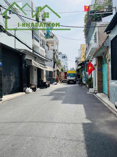 Bán nhà Tân Phú cấp 4, DT: 6x26m, công nhận 157.3m2, giá 10.5 tỷ