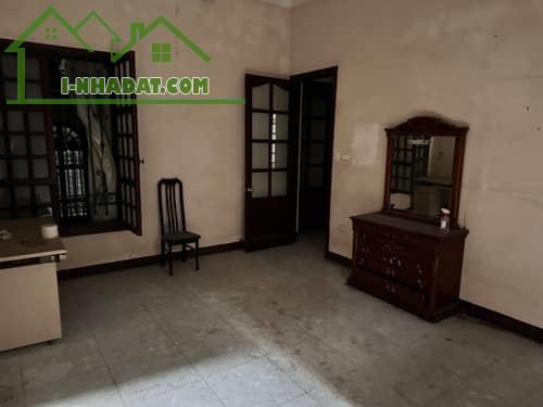 Y8YYRK 🏡 Biệt Thự Hiếm Có Với Mặt Tiền Đẹp, Sở Hữu Pháp Lý Chuẩn, Đầu Tư An Toàn - 1