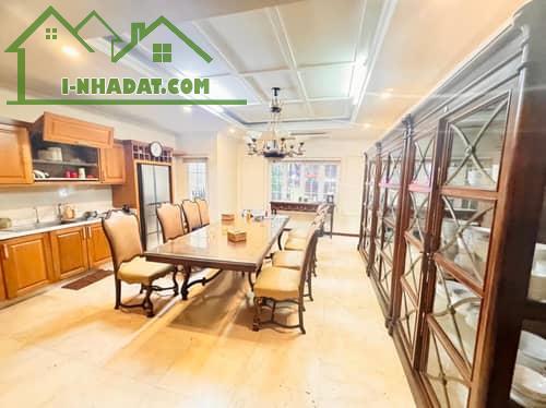 X023D5🏡 Lô Góc 3 Mặt Tiền, Đỉnh Cao Kinh Doanh Tại Quận Cầu Giấy