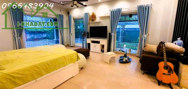 Cho thuê biệt thự 1200m2 3pn đường Tam Bình - Hiệp Bình Chánh - 3