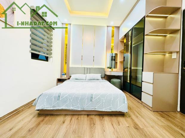 Bán nhà Lê Duẩn, ngõ thông, 50m ra phố, full nội thất, cực hiếm, 30m2, mt 4m, chỉ 5 tỷ.