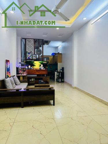 Bán nhà phố Trương Định, Hoàng Mai 32m, 5 tầng. Giá: 6.1 tỷ - 3