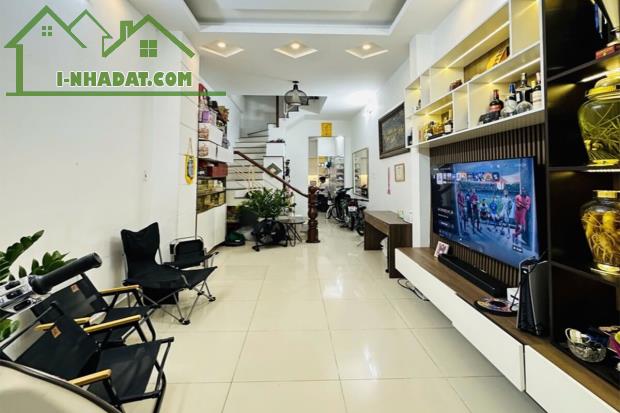 Bán nhà Nguyễn Đình Chính Phường 15 Phú Nhuận, Xe hơi 48m² 3 Tầng BTCT - Giá 7.7 tỷ TL