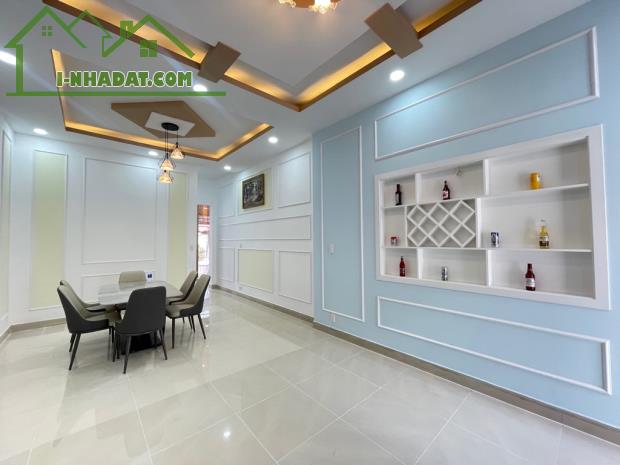 🔥🔥🏡 Bán nhà mặt tiền thạnh Xuân 21 quá đẹp 👍👍  Diện tích 76m (4x19) giá 7.5tỷ   Mô tả - 1