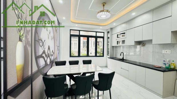 Khai Xuân Siêu Phẩm Liên Khu 4-5 ngay chợ Bình Thành hẻm nhựa 7m 52m2,4Tầng Nhỉnh 5 tỷ