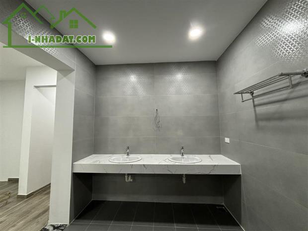 BÁN NHÀ TẬP THỂ KIM LIÊN THÔNG 3 PHÒNG CỰC HIẾM,ĐẸP LUNG LINH, 160M2, 2 TẦNG, 6PN, 3WC - 3