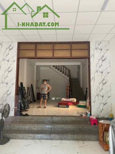 Sang nhượng 860triệu nhà lầu mặt tiền kinh doanh Bình Chánh - TP HCM - 1