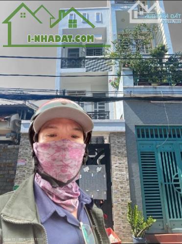 BÁN NHÀ 1 TRỆT 2 LẦU, DT ĐẤT 40M2 SHR GIÁ NHỈN 3 TỎI - 3
