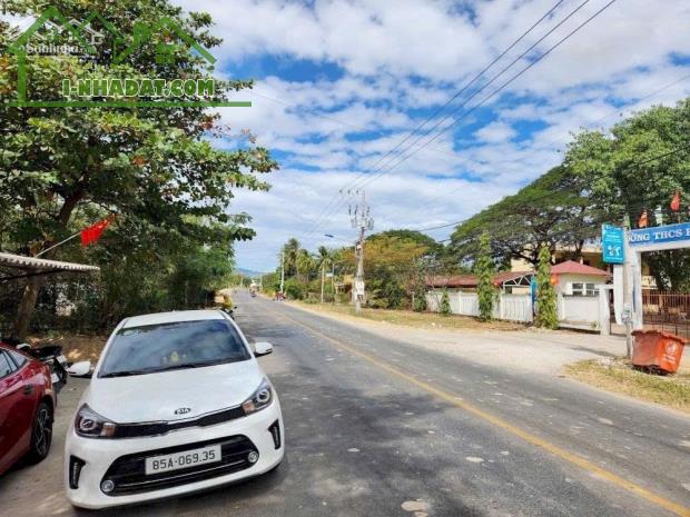 Cần bán gấp trước Tết lô đất mặt tiền Phước Thể, Tuy Phong, gần biển KDC sầm uất