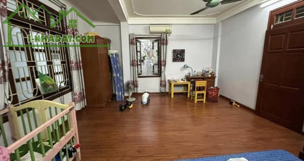 Cho thuê nhà riêng ngõ Thịnh Quang - Đống Đa 40m x 4T giá 11 triệu, 4 ngủ, ở nhóm, giađình - 4