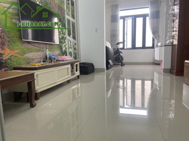 Nhà Hoàng Diệu, Hải Châu OTO  thông, 65m2, 4 tầng, ngang 5,5m,oto tránh, Giá chỉ 5,5 tỷ