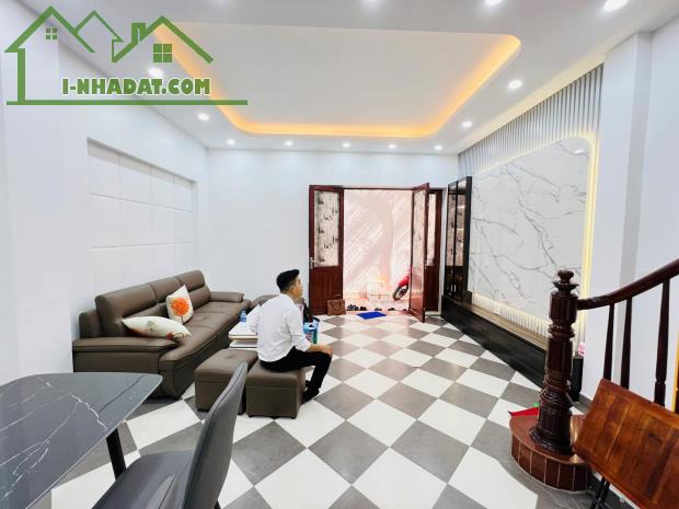 NHÀ ĐẸP FULL NỘI THẤT CẦU GIẤY-DT 36M 4 TẦNG MT 4M GIÁ CHỈ 7TỶ NGÕ R 2M 3GÁC ĐỐ CỬA - 1