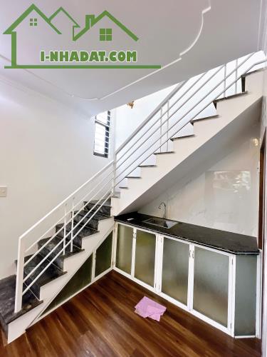 Bán nhà 2 tầng vi bằng ngõ cây xăng Việt Hùng - 2