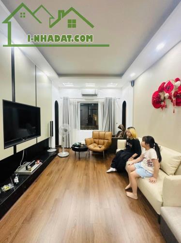 Bán nhà Văn Cao, Ba Đình. 30m2, 5 Tầng, MT 3.8, Giá 6.9 tỷ   HÀNG HIẾM VĂN CAO - BAY NHANH - 5