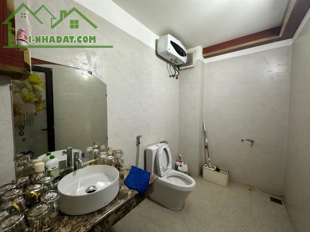 Bán nhà Phạm Văn Đồng, 46m2, phân lô, ô tô, nội thất chủ tặng,  nhỉnh 6tỷ.